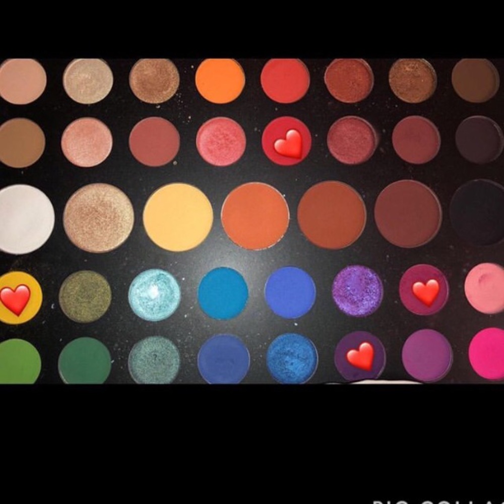 James charles pallet and 25 brushes